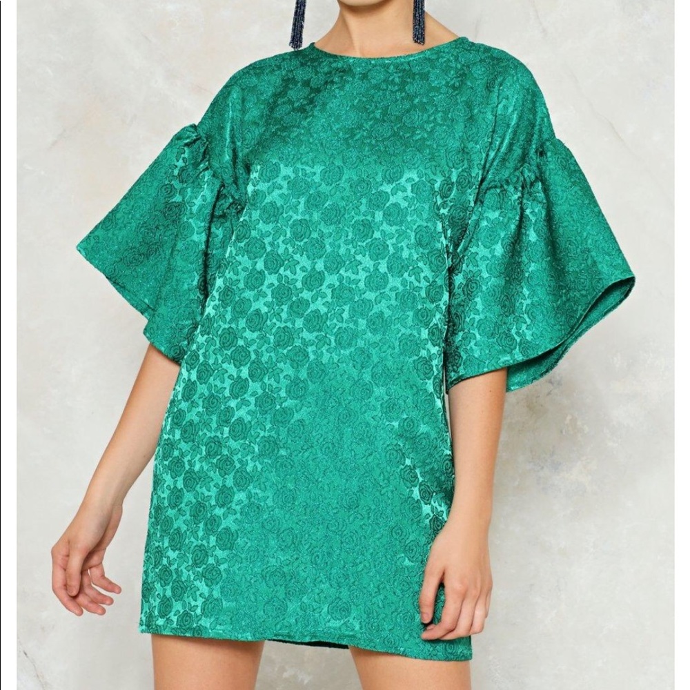 Emerald Green bell slv jacquard dress 6 nasty gal